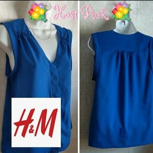 🗺️ H&M Pleated Button-Up Blouse